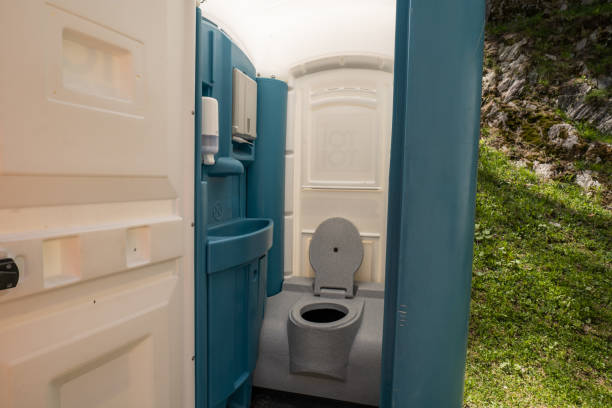 Best Luxury portable toilet rental  in Kendall West, FL
